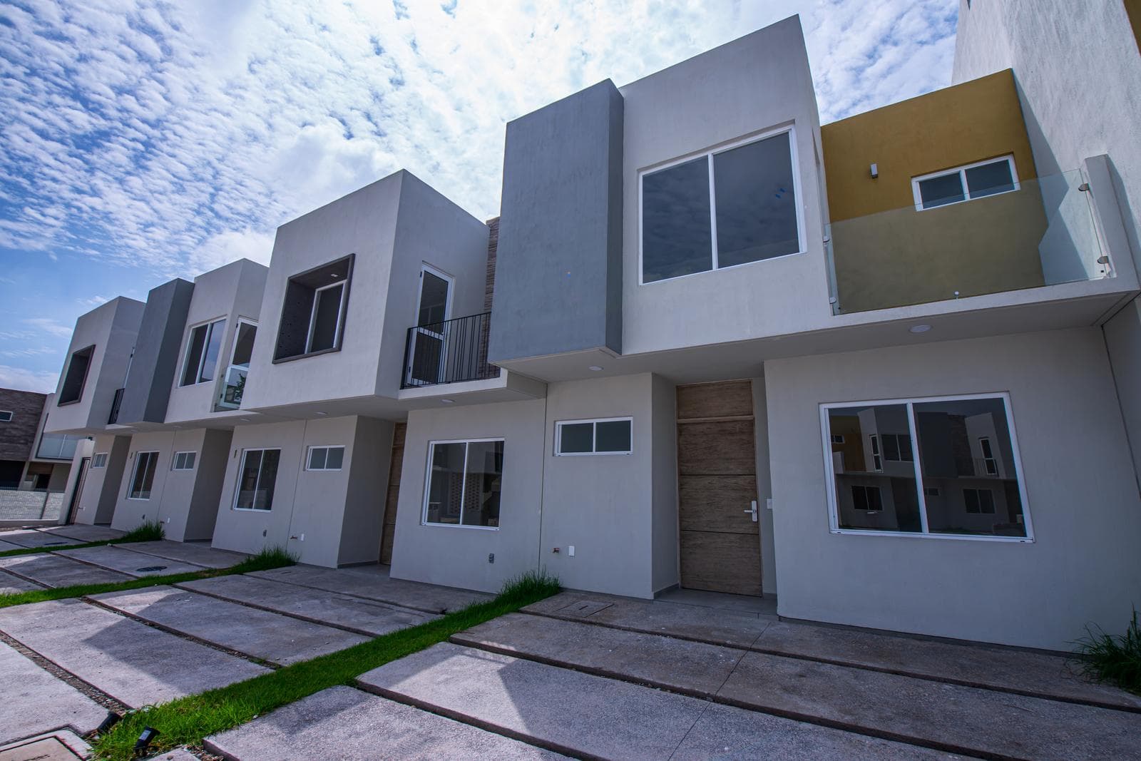 PONTEVEDRA HOUSING DEVELOPMENT - HOMES FOR SALE