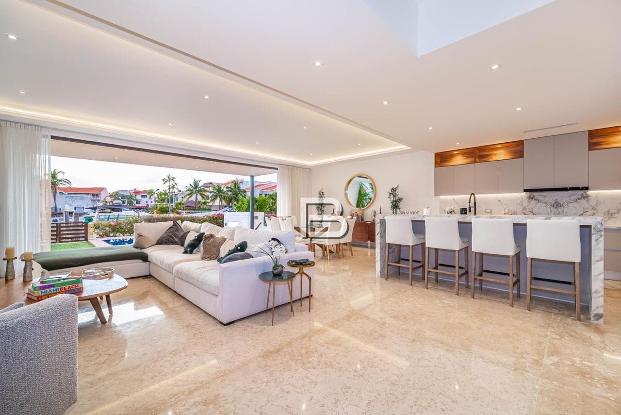 House for Sale in the Isla Dorada Residential Complex, Cancún