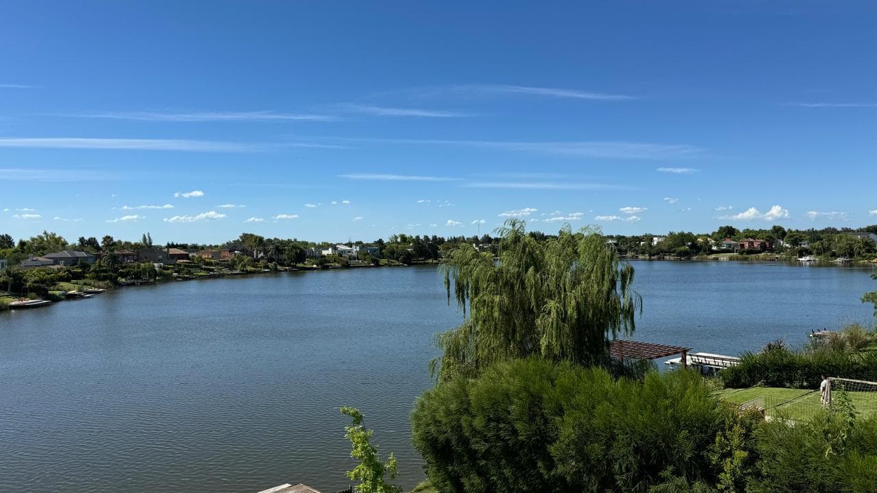 House for Sale Near the Lagoon, San Isidro Labrador, Villanueva