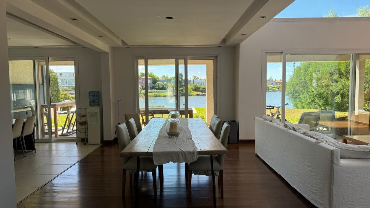 House for Sale Near the Lagoon, San Isidro Labrador, Villanueva