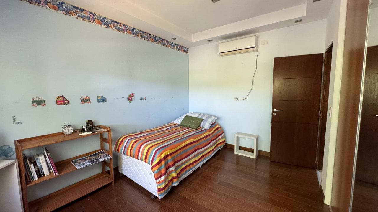House for Sale Near the Lagoon, San Isidro Labrador, Villanueva