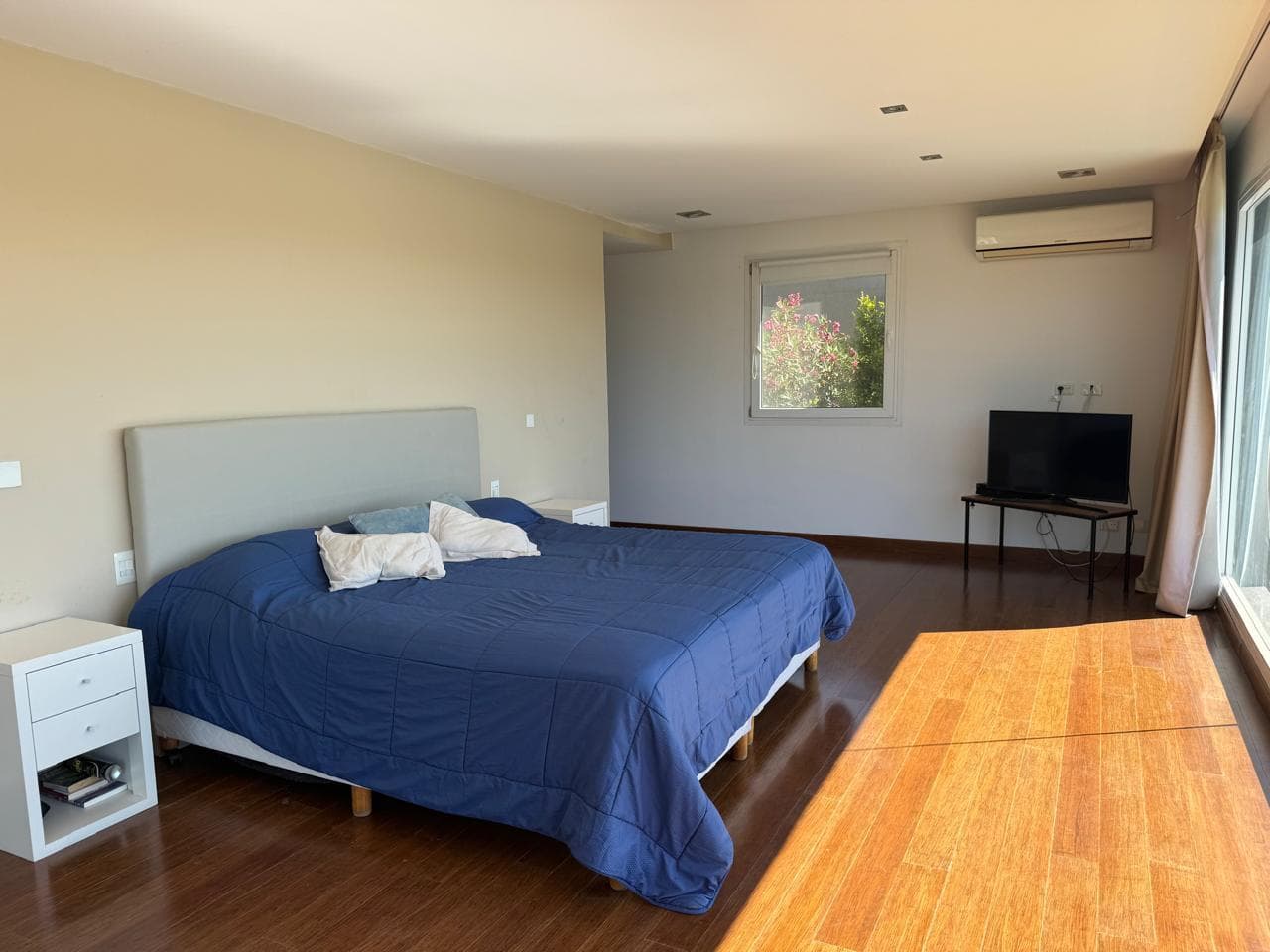House for Sale Near the Lagoon, San Isidro Labrador, Villanueva