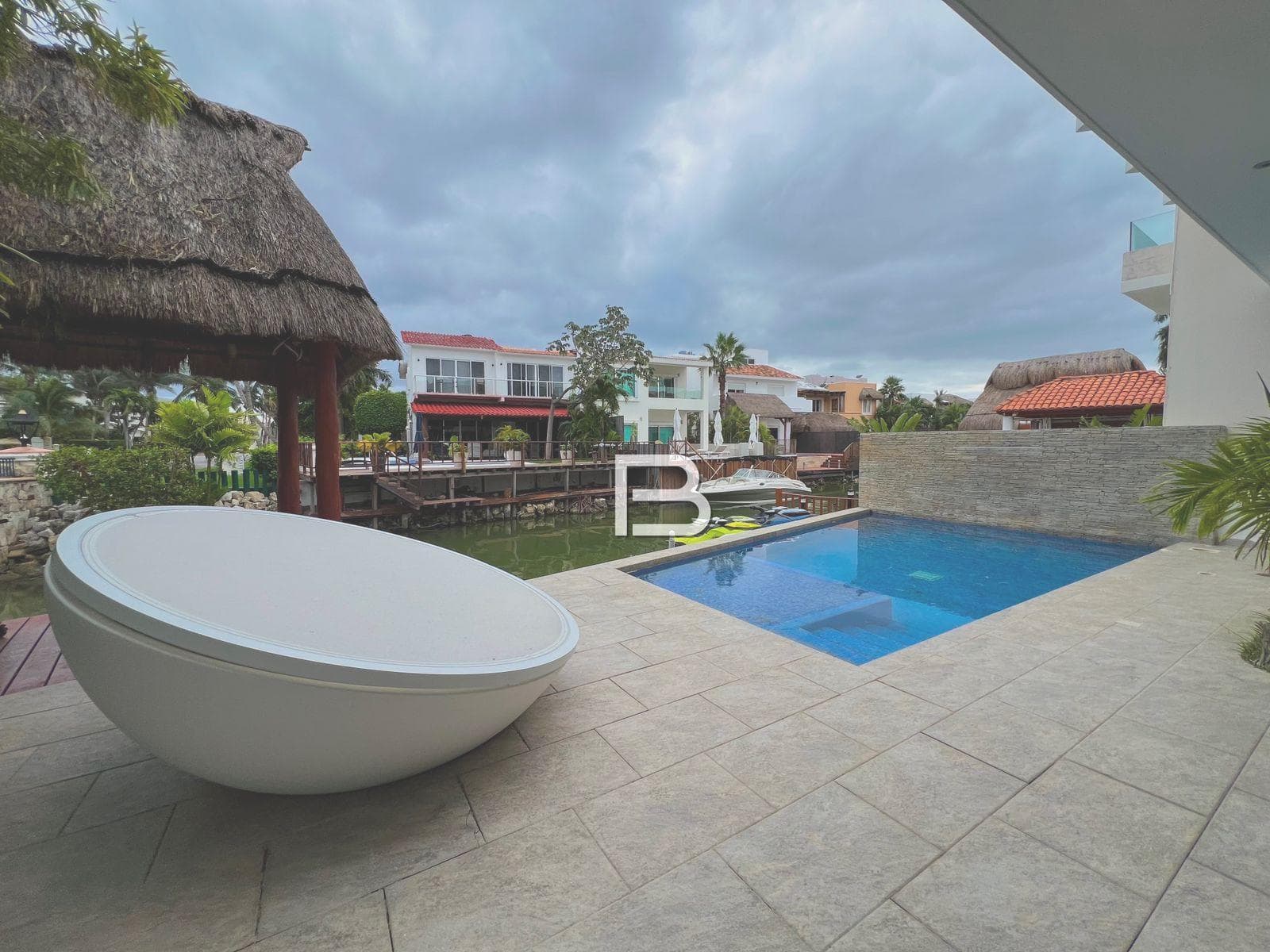House for Sale on Isla Romántica, Cancún