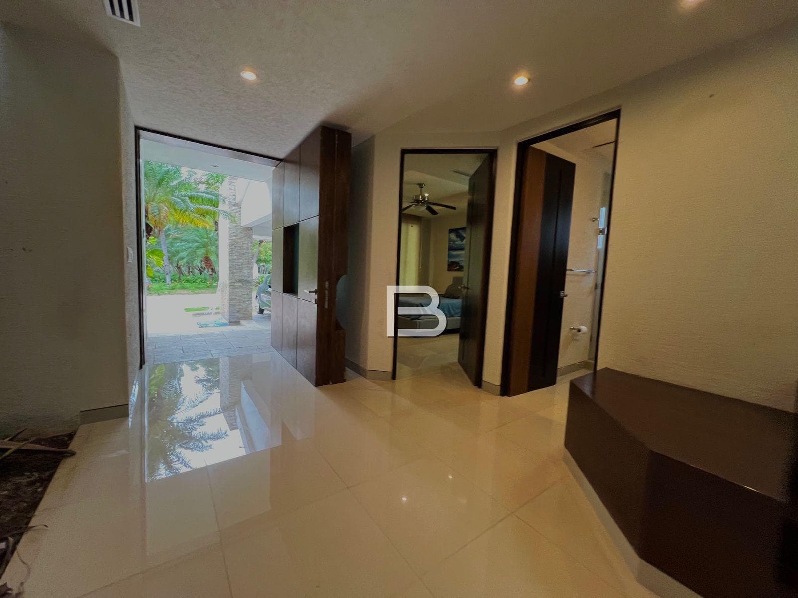 House for Sale on Isla Romántica, Cancún