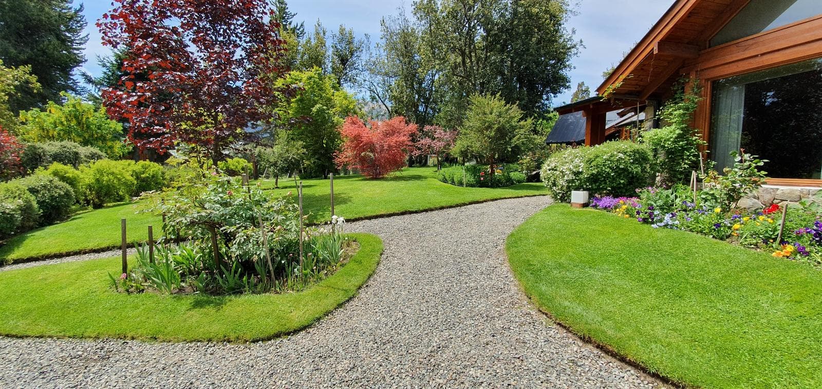 HOUSE FOR SALE: 250 m² with a pool, Paseo del Cipres, Villa La Angostura