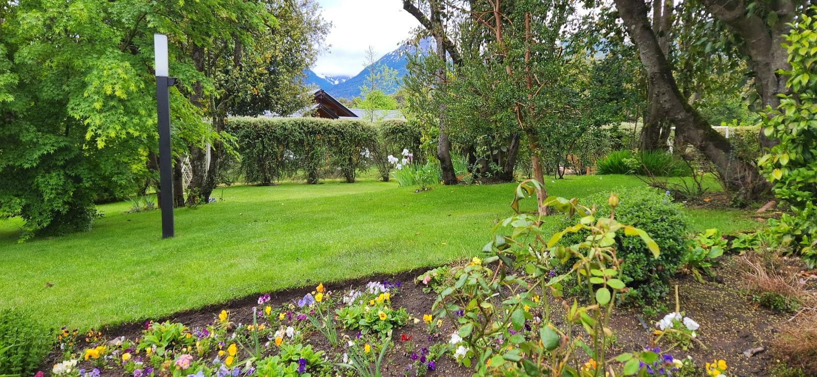 HOUSE FOR SALE: 250 m² with a pool, Paseo del Cipres, Villa La Angostura