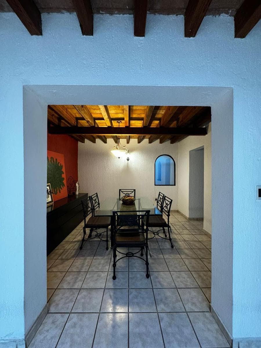 Casa en San Carlos Residencial con 4 recámaras con baño, 3 de ellas en P.B.