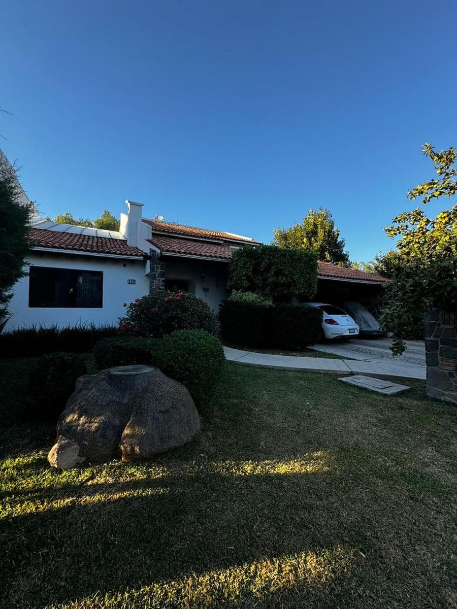 Casa en San Carlos Residencial con 4 recámaras con baño, 3 de ellas en P.B.