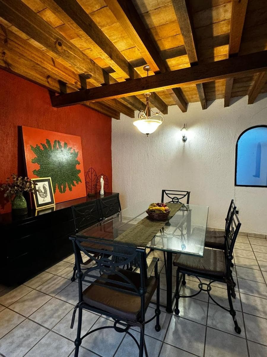 Casa en San Carlos Residencial con 4 recámaras con baño, 3 de ellas en P.B.