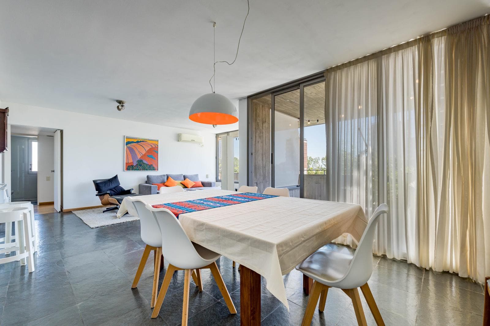 FOR SALE - 3-bedroom apartment with amenities and a garage. Pichincha, Rosario.