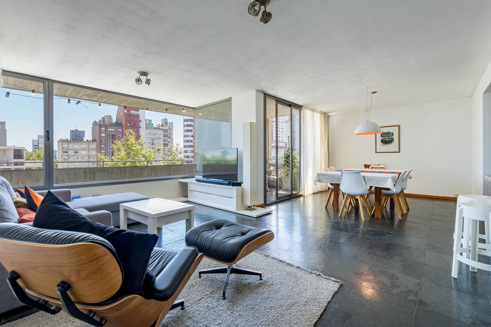 FOR SALE - 3-bedroom apartment with amenities and a garage. Pichincha, Rosario.