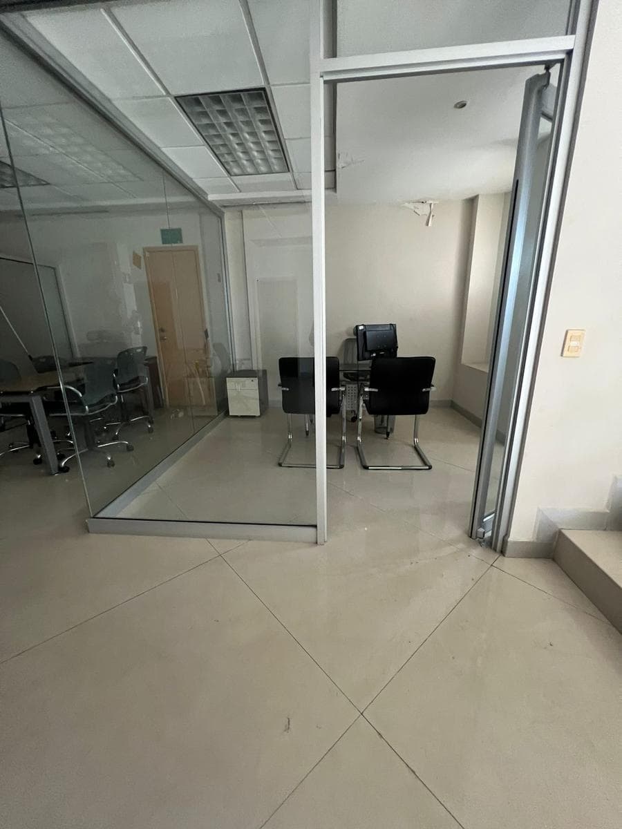 OFFICE FOR RENT IN VALLE ORIENTE