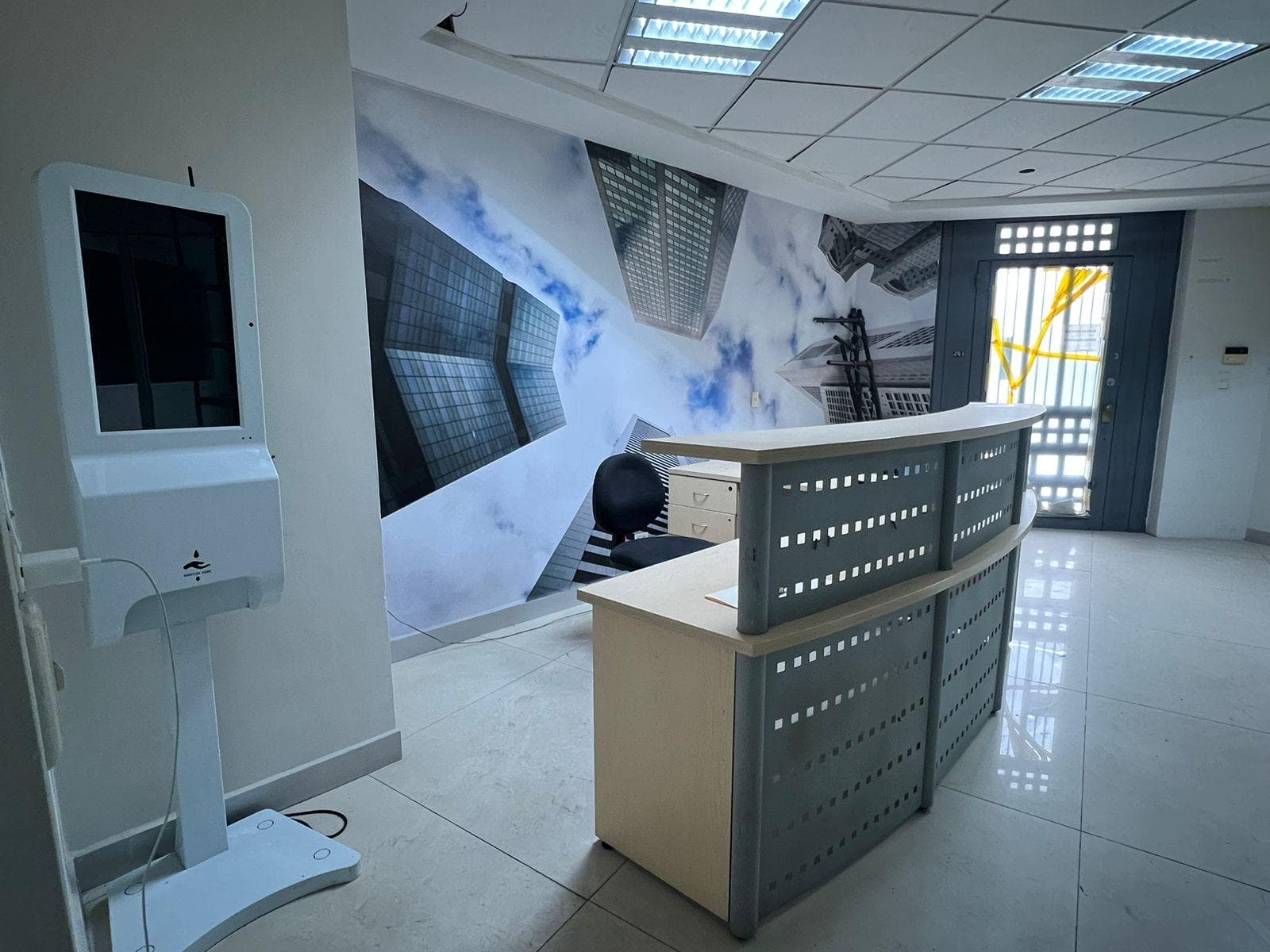 OFFICE FOR RENT IN VALLE ORIENTE