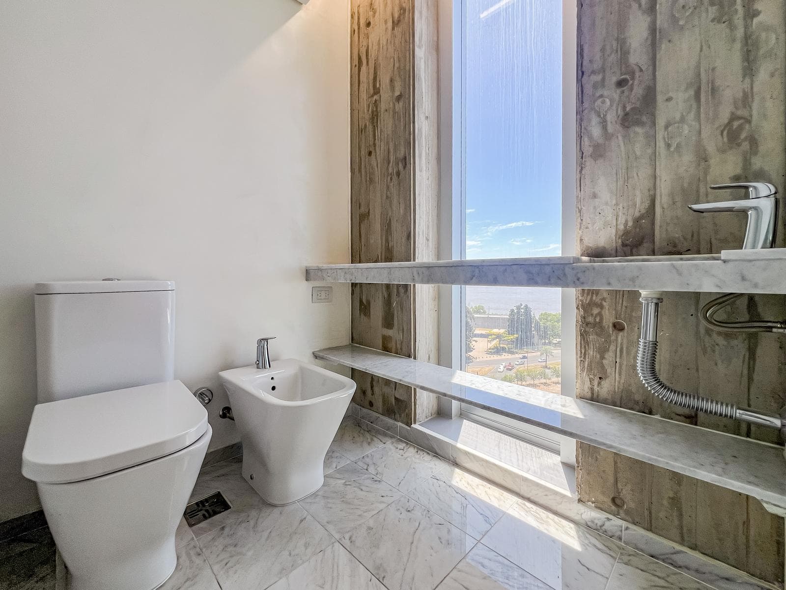 FOR SALE - 3-bedroom apartment with amenities and a view of the river. Arroyito, Rosario.