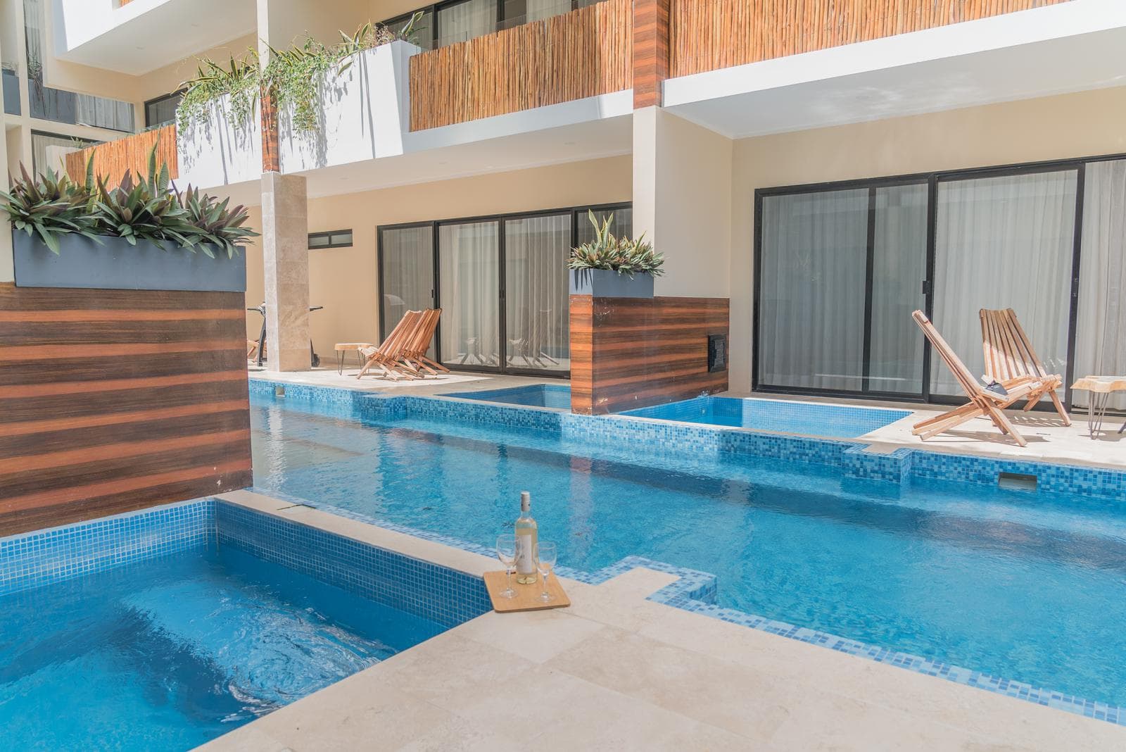 VIVA RESIDENCES - Modern Lock-Off Apartment With Swim-Out and Private Jacuzzi in Aldea Zamá