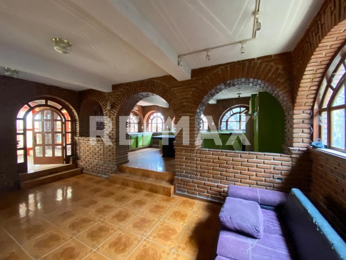 House for sale in the Tlalpan District, 15 minutes from Six Flags, priced below the appraised value