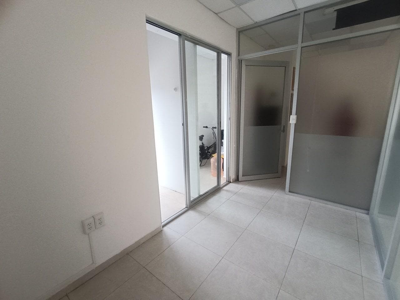 Small Office for Rent in Playacar Phase 2, Playa del Carmen