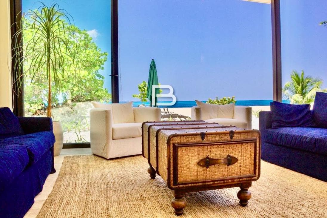 Luxury Oceanfront House for Rent in Cancún