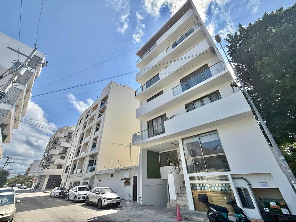 STUDIO FOR RENT ONE BLOCK FROM FIFTH AVENUE (ROOF WITH OCEAN VIEW)