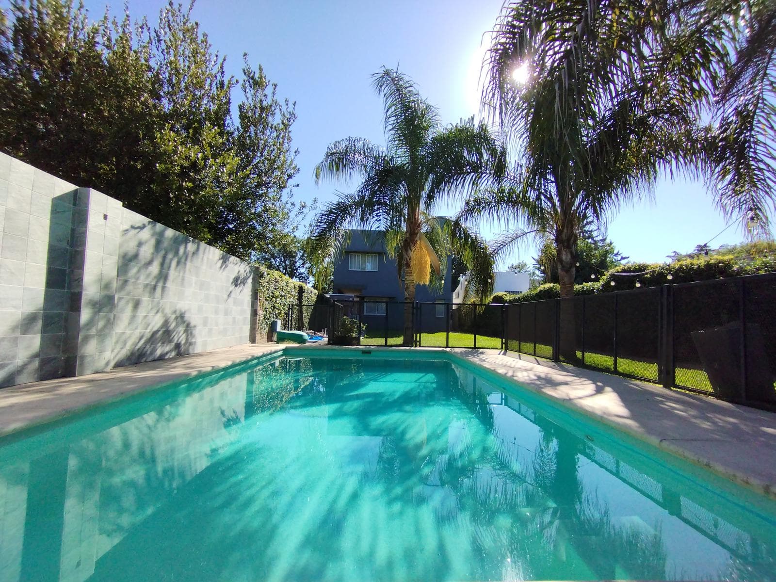 FOR SALE/EXCHANGE - 3-bedroom house with a barbecue area and a pool. Oliveros.