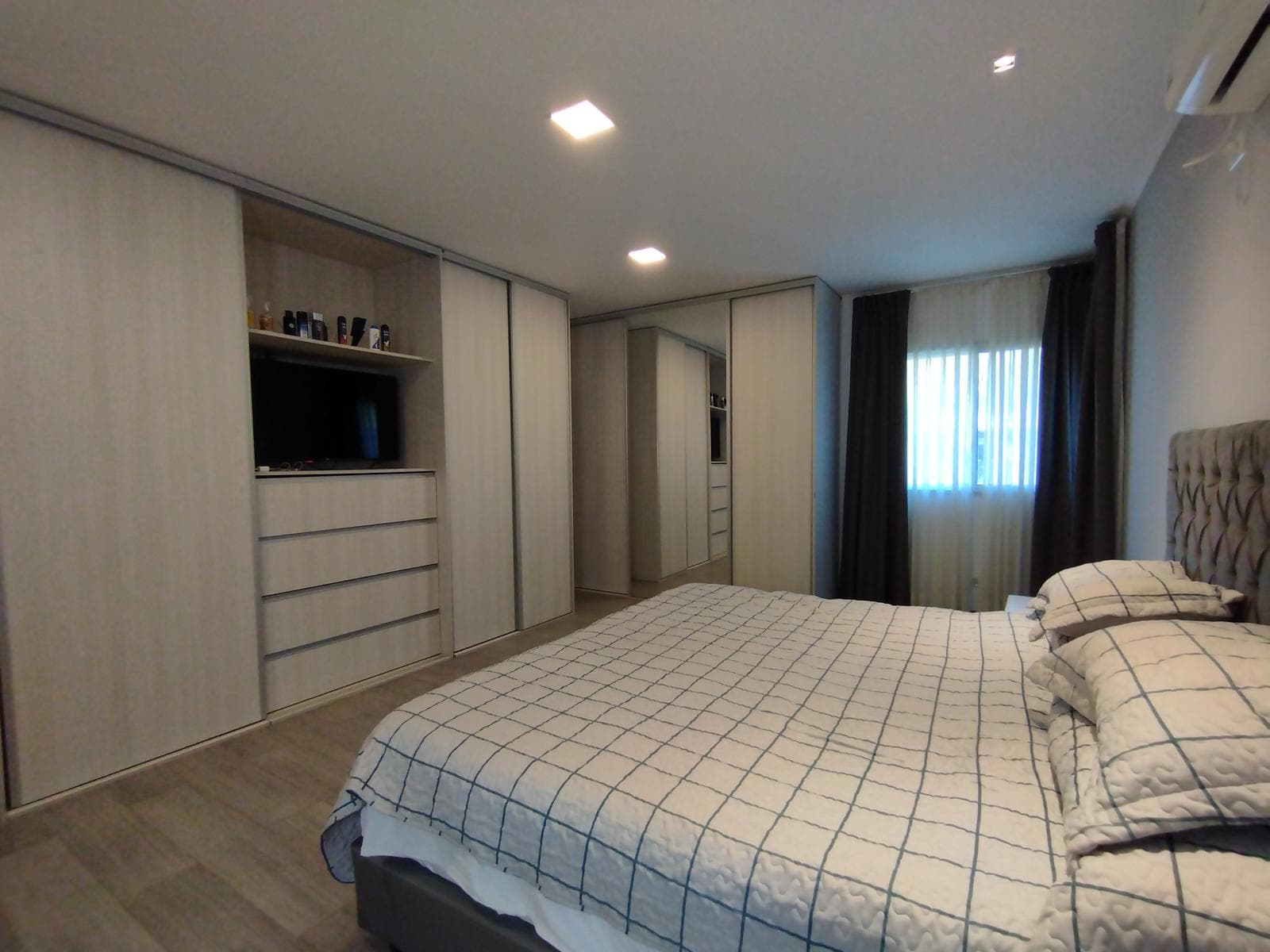 FOR SALE/EXCHANGE - 3-bedroom house with a barbecue area and a pool. Oliveros.