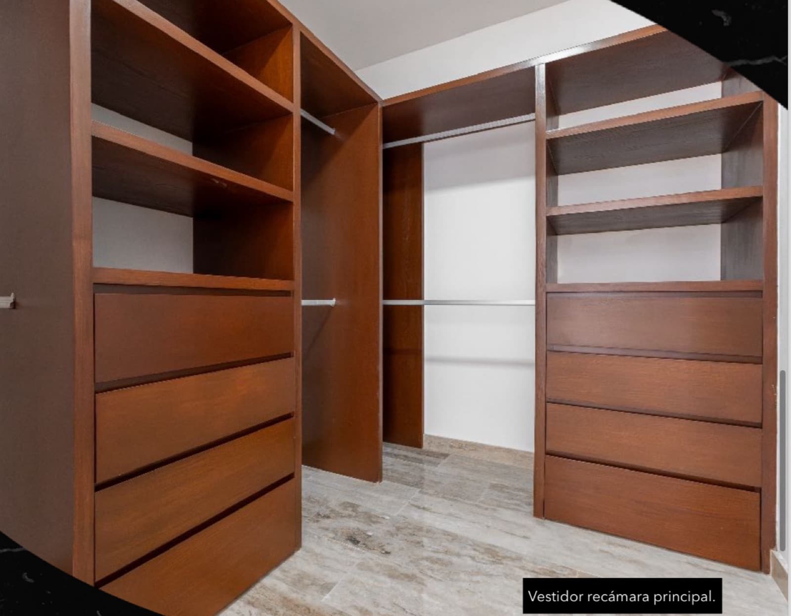 SPACIOUS HOUSE FOR SALE: 4 BEDROOMS, RIO RESIDENCIAL, WITH A POOL