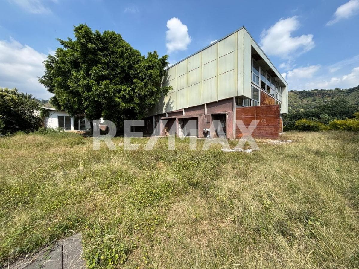 Land for Sale in Morelos with an Industrial Building, Totolapan