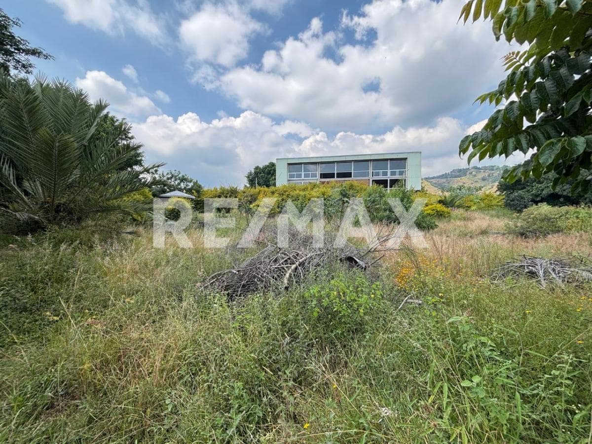 Land for Sale in Morelos with an Industrial Building, Totolapan