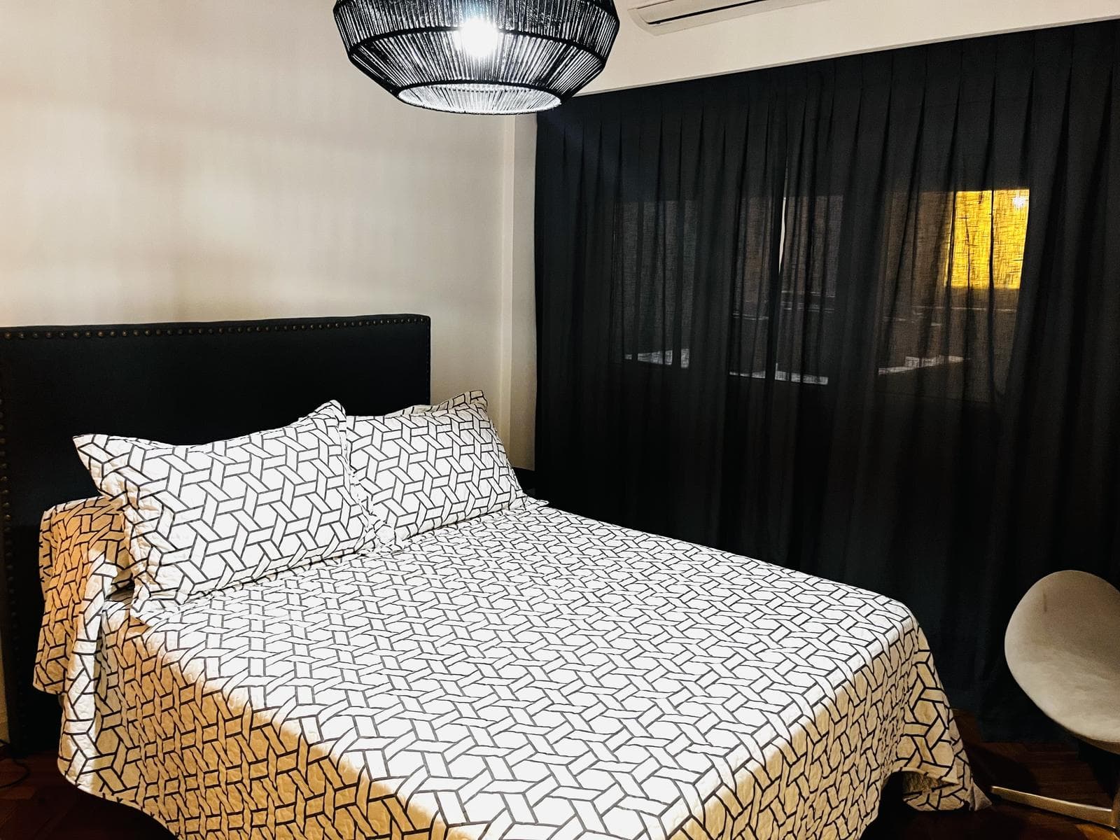 4-room apartment for sale in Palermo Chico with a guest unit, garage, and storage room!