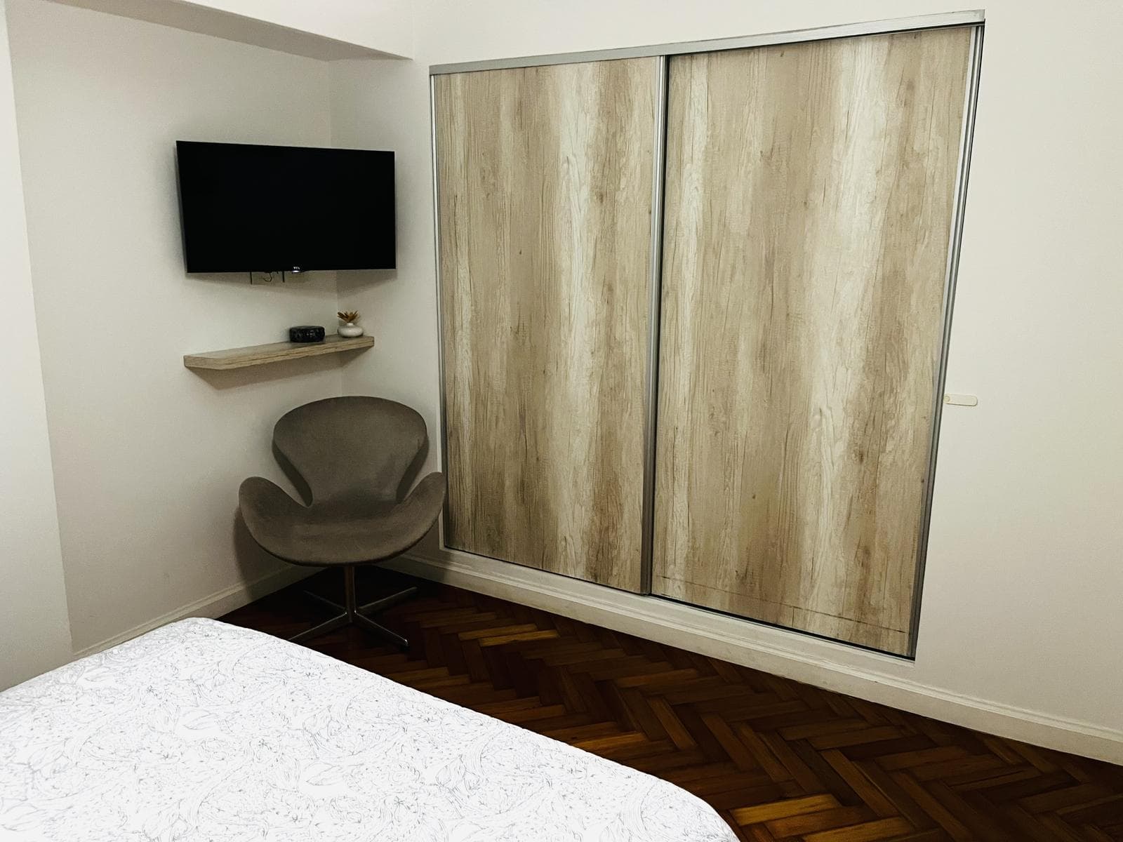 4-room apartment for sale in Palermo Chico with a guest unit, garage, and storage room!