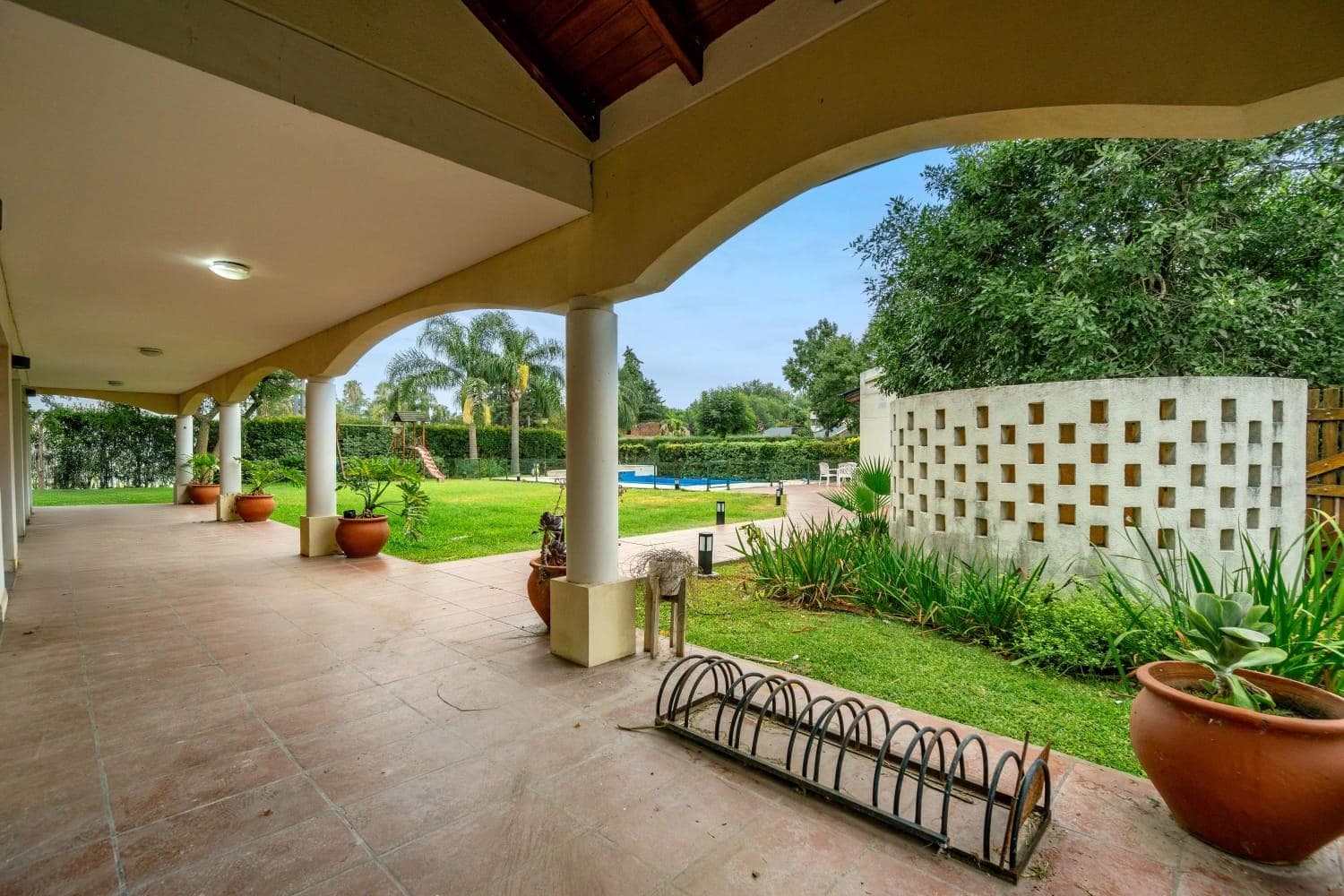 FOR SALE/EXCHANGE – 4-bedroom house with amenities. San Marino, Funes Hills.