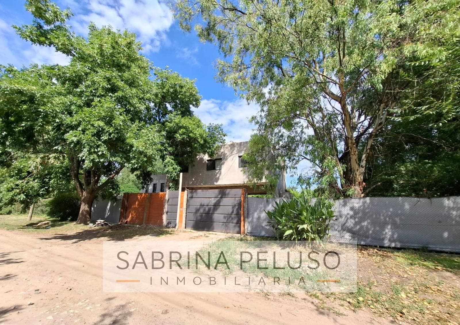 House for Sale: Francisco Alvarez