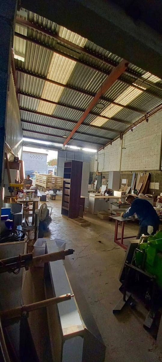 Commercial warehouse in the Mirasol neighborhood