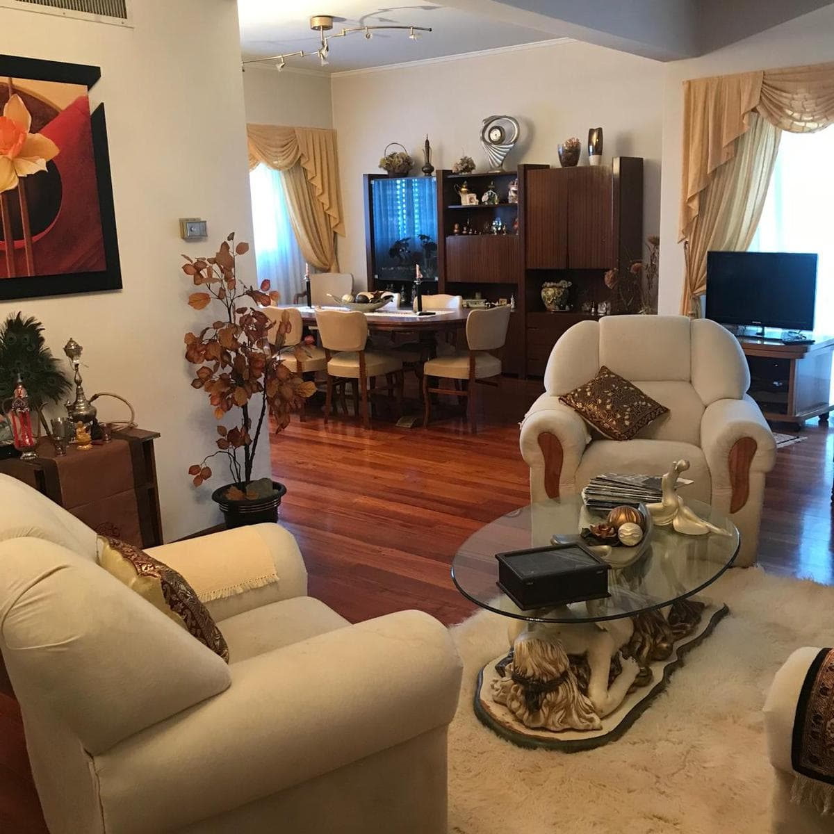 SPACIOUS 5-ROOM APARTMENT FOR SALE WITH GARAGE AND STORAGE ROOM IN DOWNTOWN QUILMES
