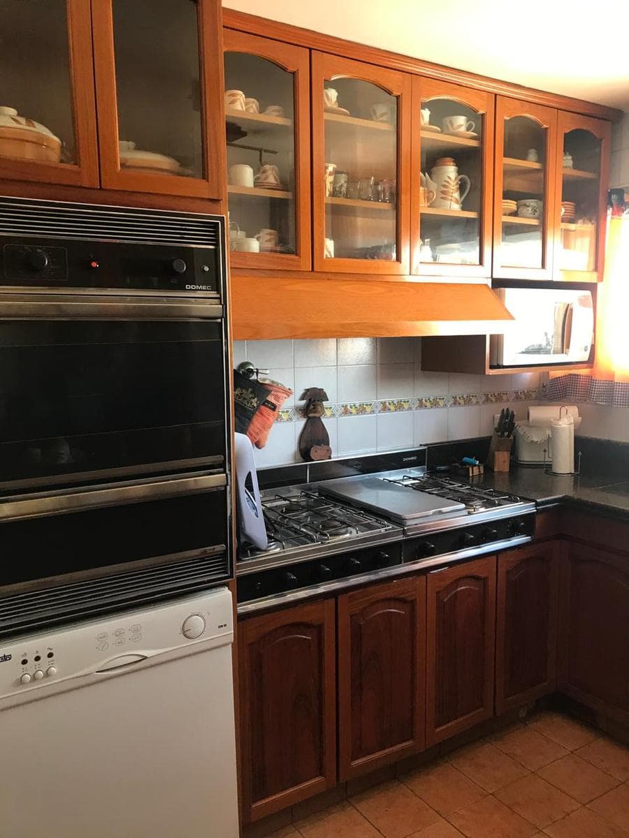 SPACIOUS 5-ROOM APARTMENT FOR SALE WITH GARAGE AND STORAGE ROOM IN DOWNTOWN QUILMES