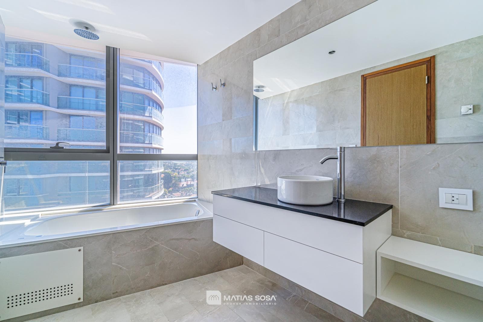 For Sale - Apartment - 4 rooms - Maral Explanada - Playa Chica