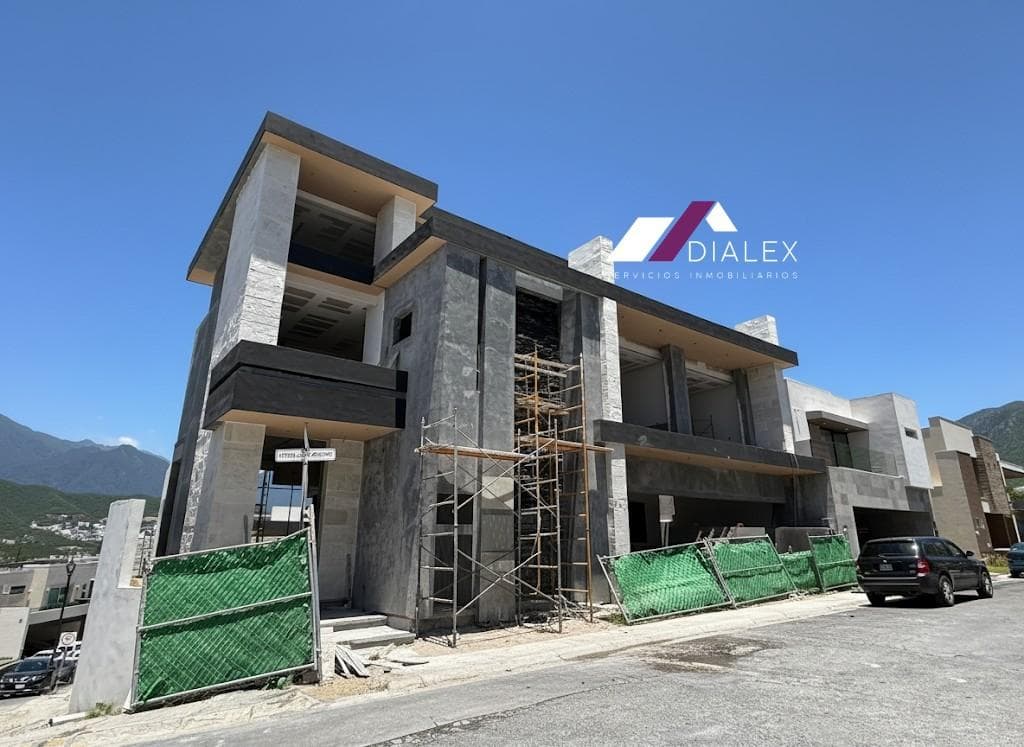 La Herradura Golf Club - NATIONAL HIGHWAY - 929 m2 House for SALE in the Southern Area of Monterrey