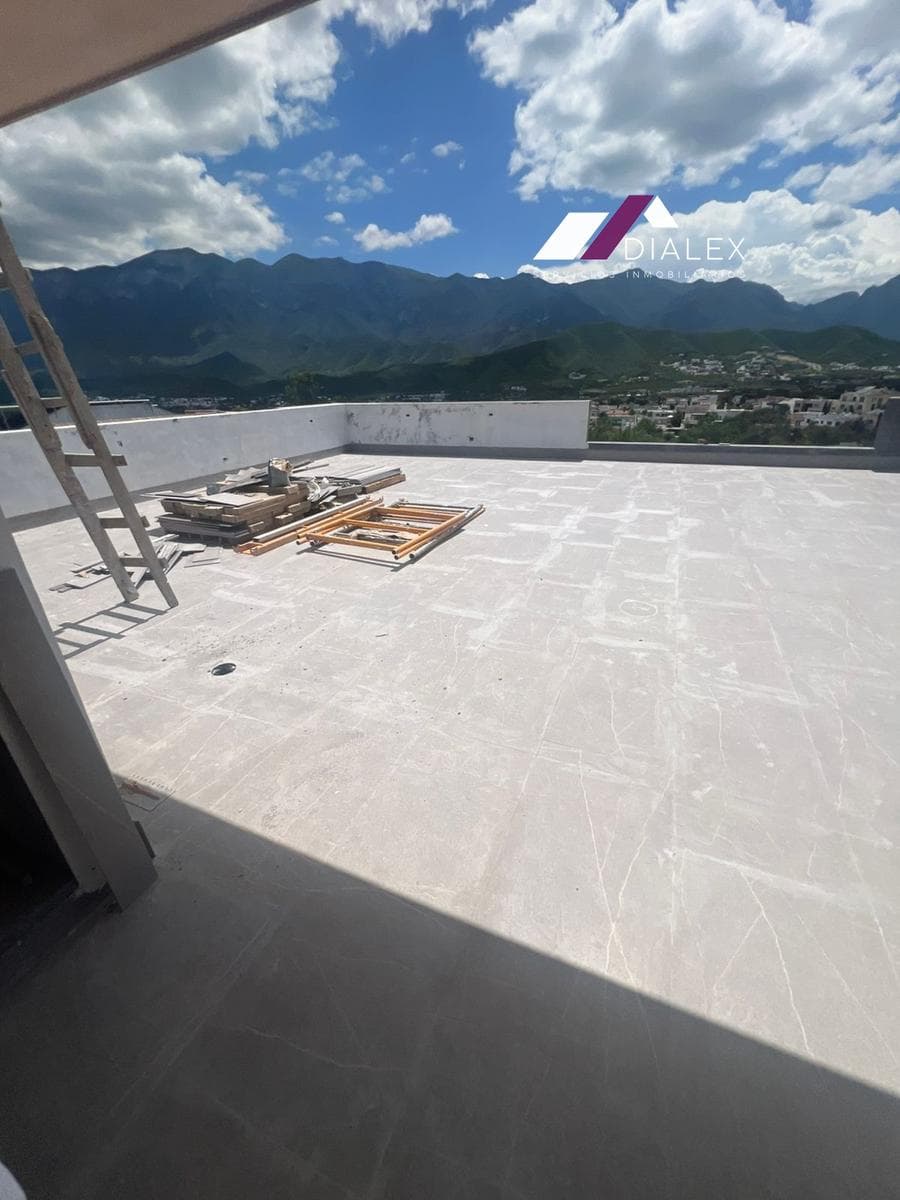 La Herradura Golf Club - NATIONAL HIGHWAY - 929 m2 House for SALE in the Southern Area of Monterrey