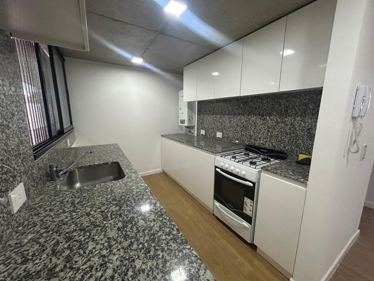 FOR SALE - 1-bedroom apartment. Refineria, Rosario.