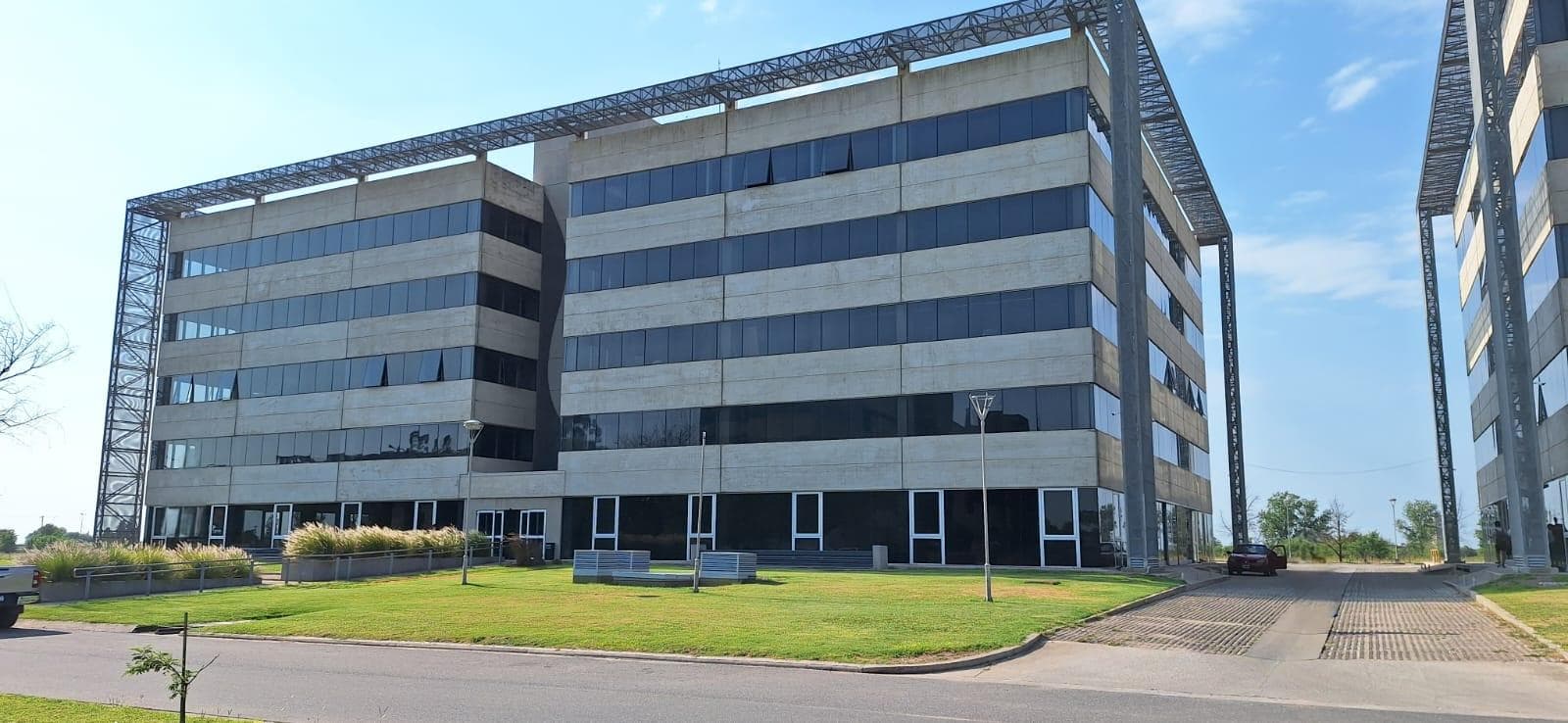 OFFICE FOR RENT AT THE AIRPORT BUSINESS PARK
