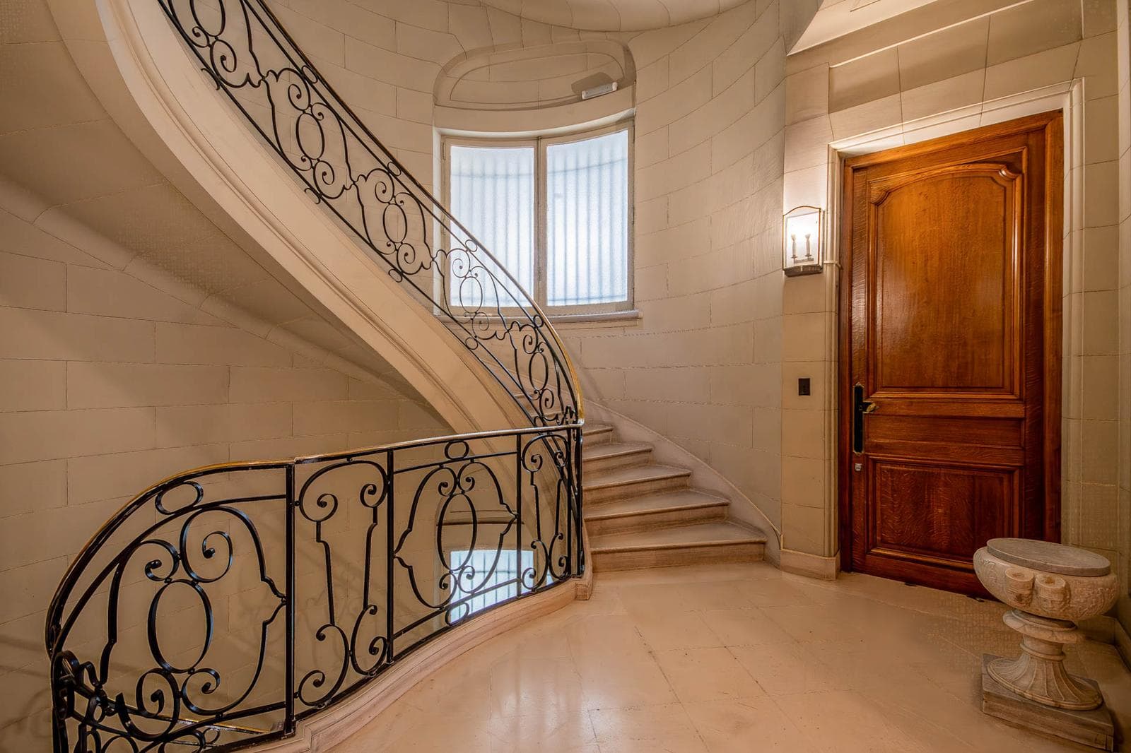 French-style apartment—7 rooms—with garage—for sale—Retiro