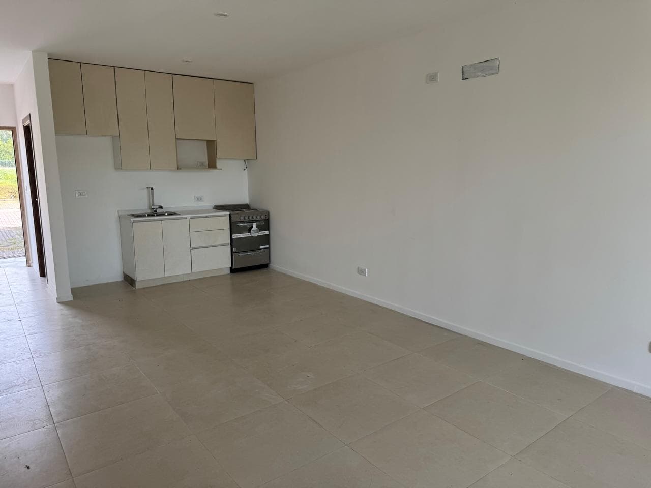 Studio apartment in Pilar with amenities