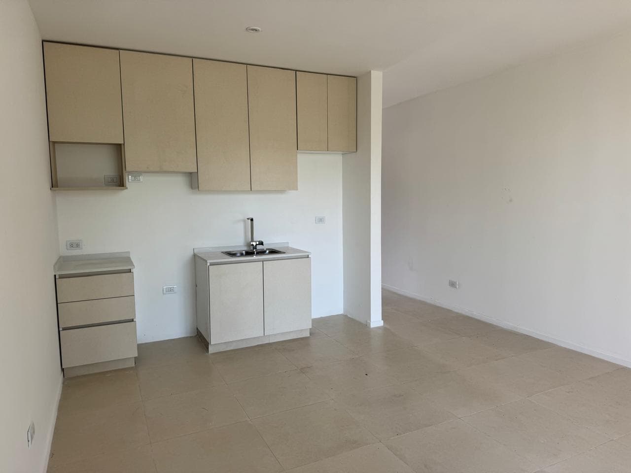 Studio apartment in Pilar with amenities