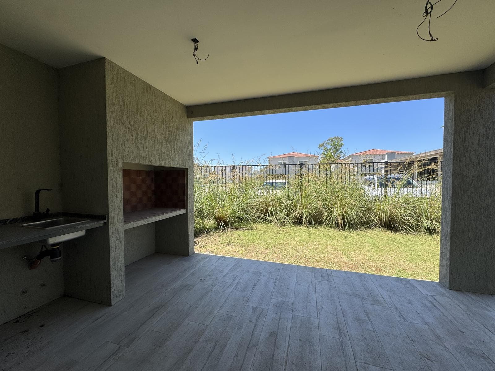 3-Bedroom House in Pilar with a Garden and Amenities