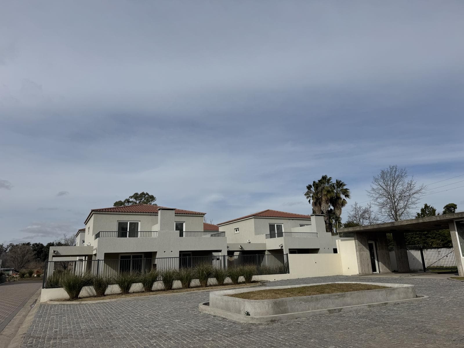 3-Bedroom House in Pilar with a Garden and Amenities