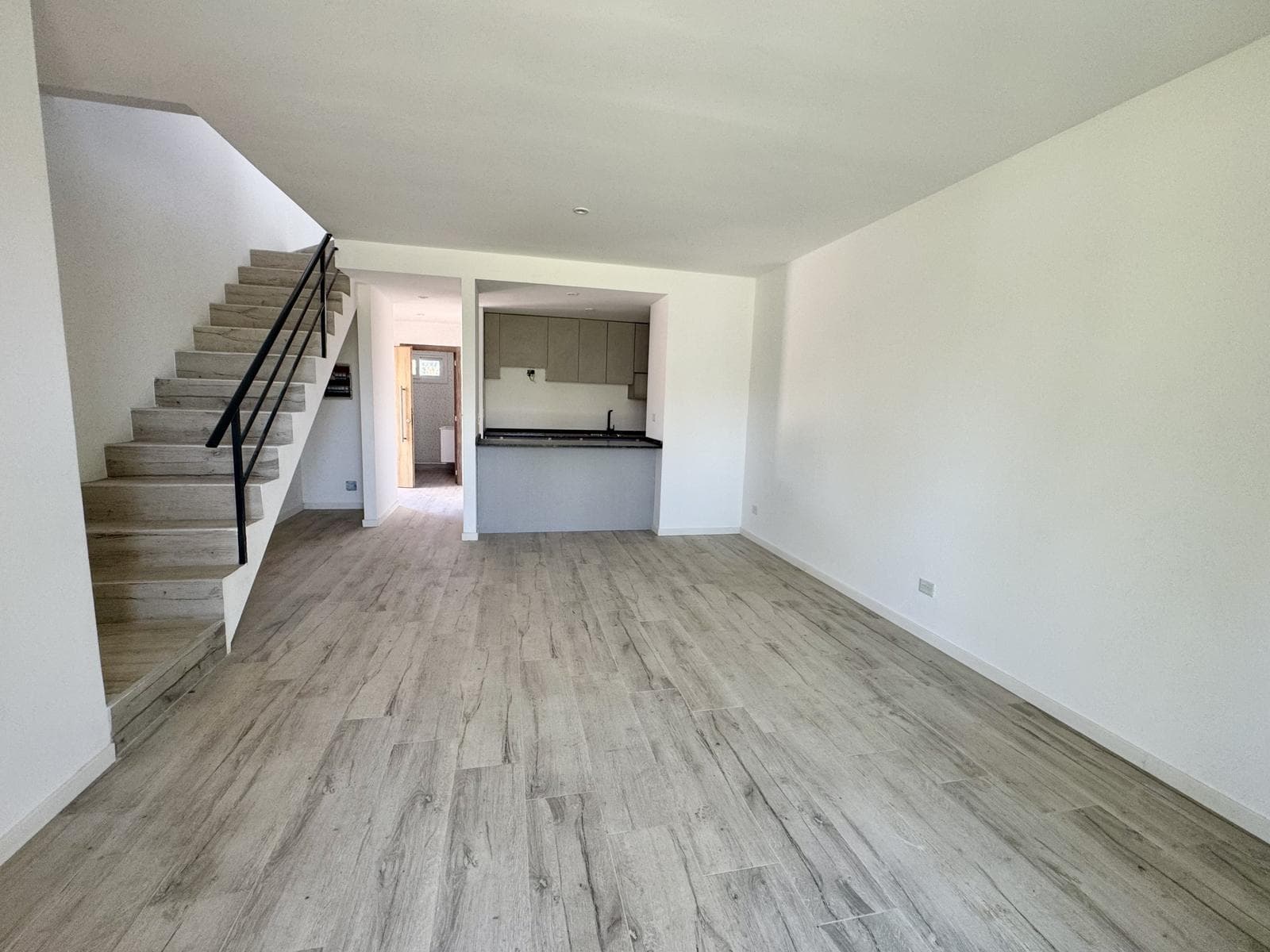 3-Bedroom House in Pilar with a Garden and Amenities