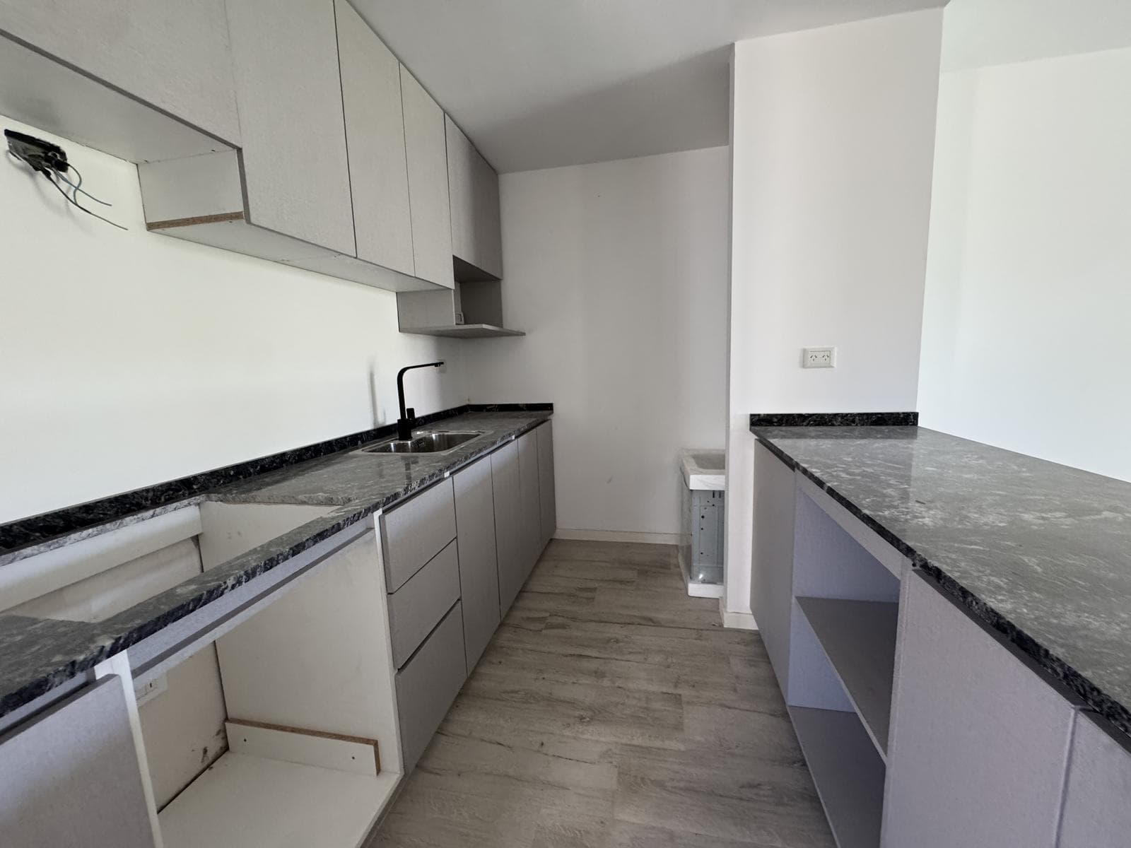 4-Bedroom House in Pilar with a Garden and Amenities