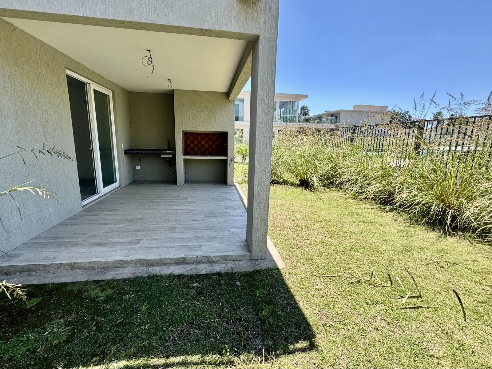4-Bedroom House in Pilar with a Garden and Amenities