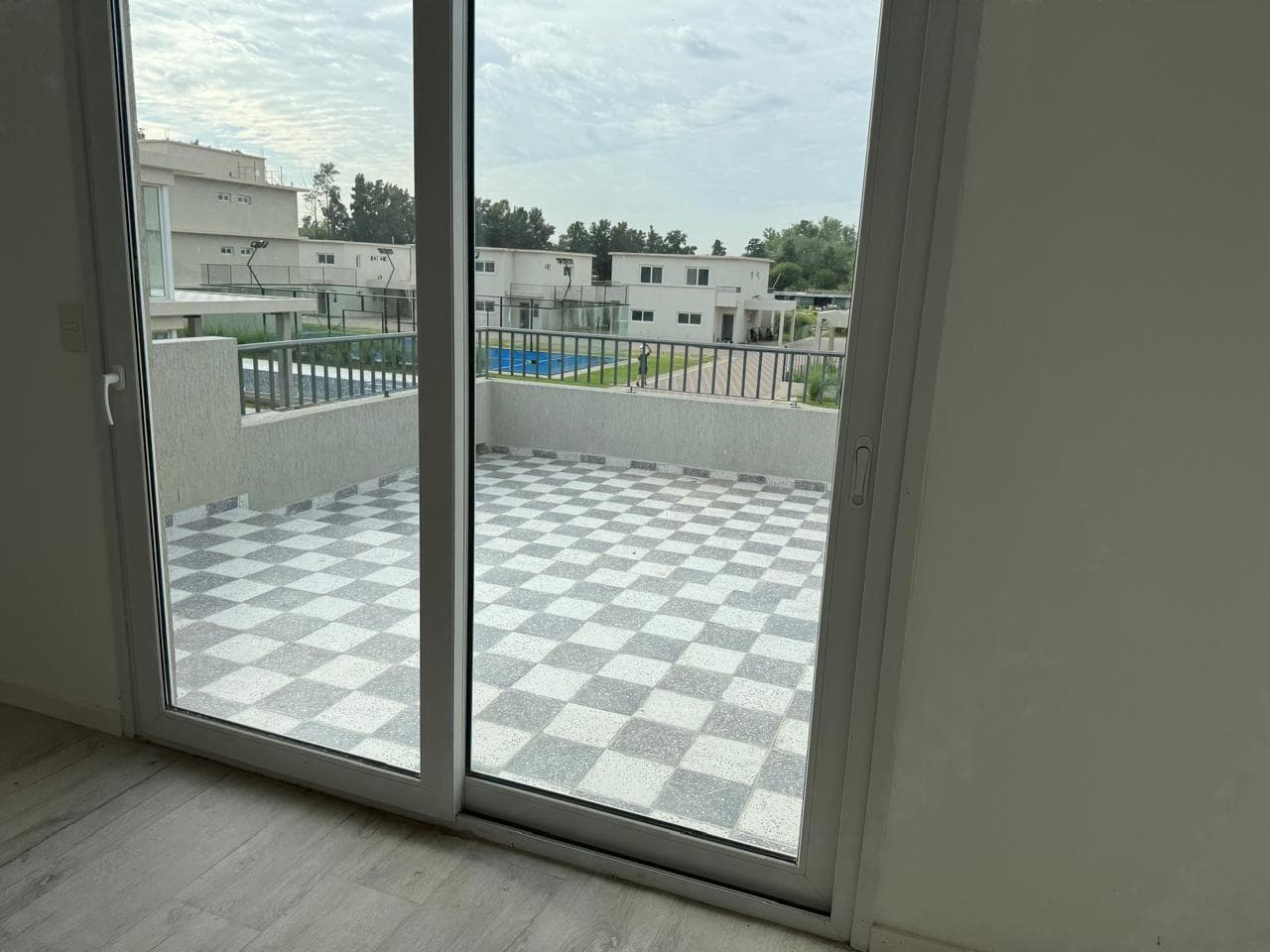 4-Bedroom House in Pilar with a Garden and Amenities