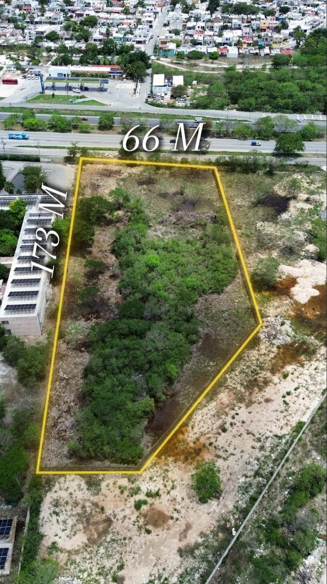 Land for sale on the Periférico Norte with a 66-meter frontage!